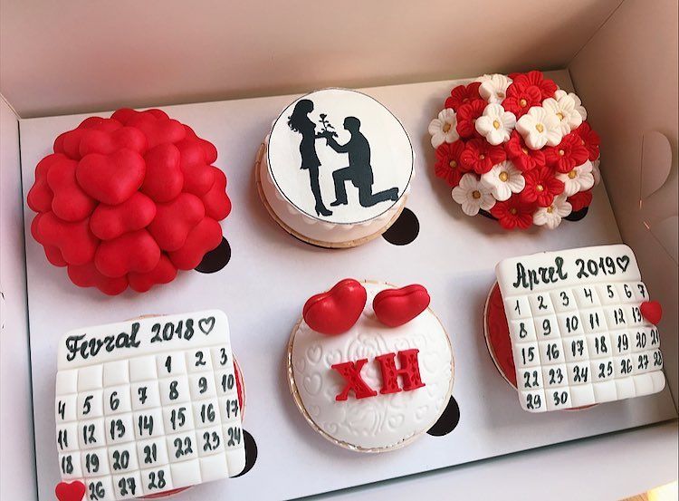 Anniversary Cup Cakes V6